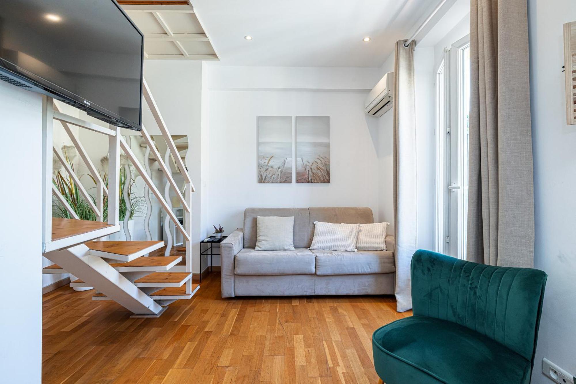 Massena Street - 1 Bdr Duplex With Ac & Parking Apartment Nizza
