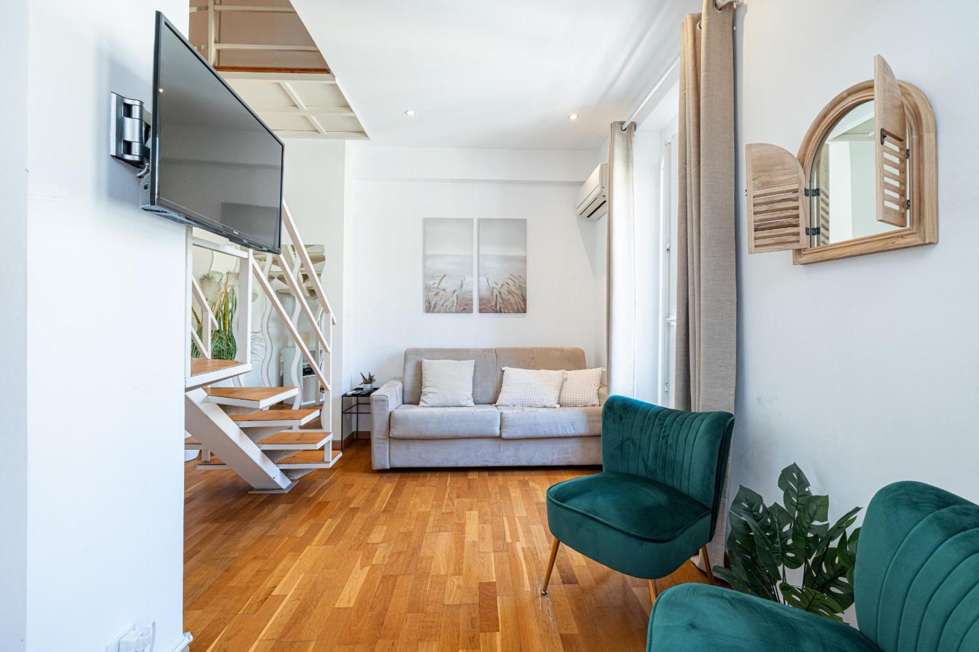 Apartment Massena Street - 1 Bdr Duplex With Ac & Parking *