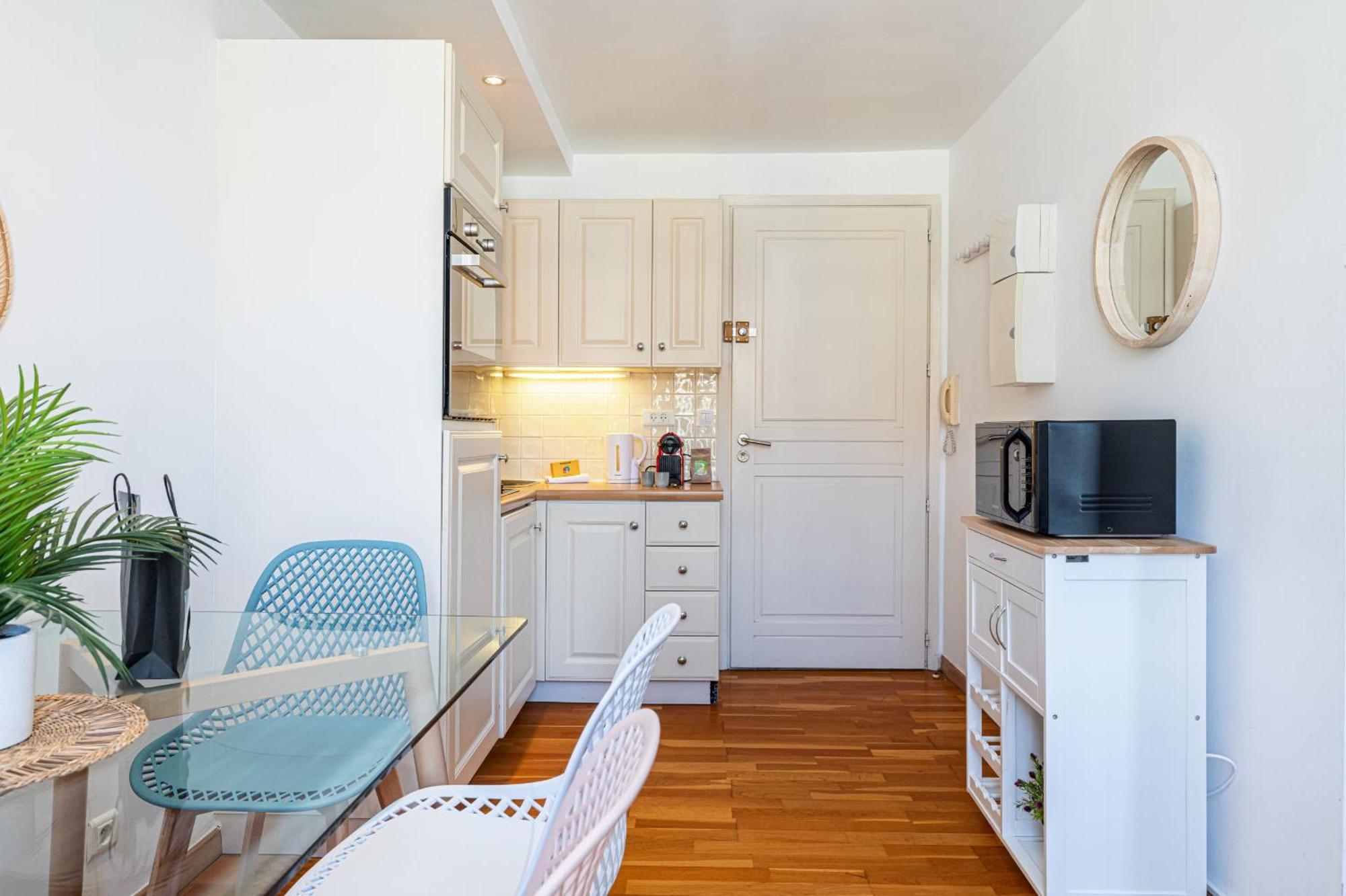 Apartment Massena Street - 1 Bdr Duplex With Ac & Parking